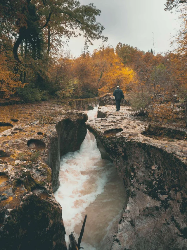 Les Gorges de Thurignin à l'automne
