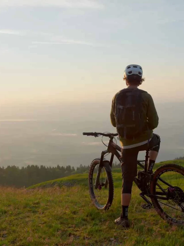 Mountain biking in the Ain mountains, to enjoy the view