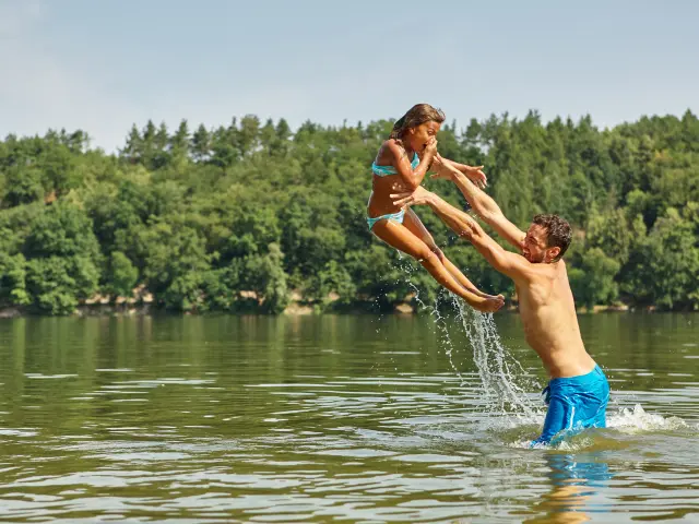 Outdoor Eau Baignadeshutterstock 563092564